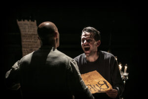 Paolo Grossi intepreta il fratello sano in Fratelli